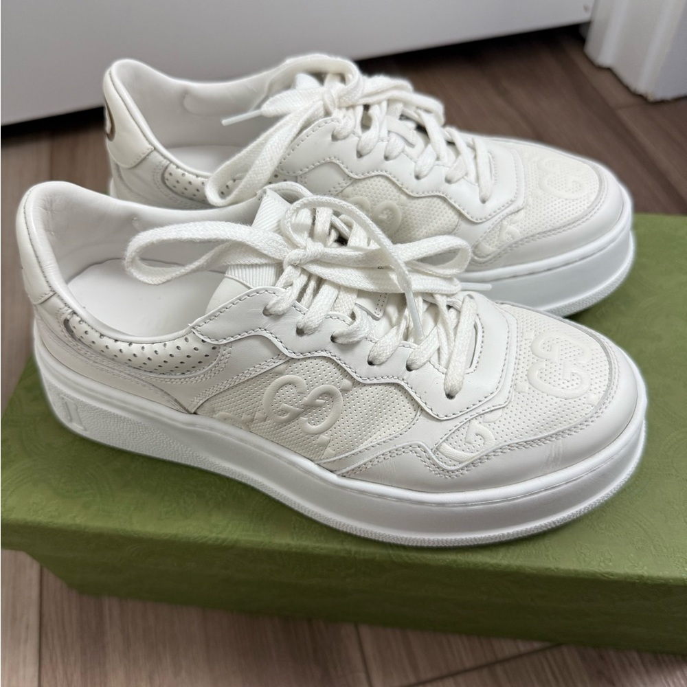 Gucci GG EMBOSSED SNEAKER